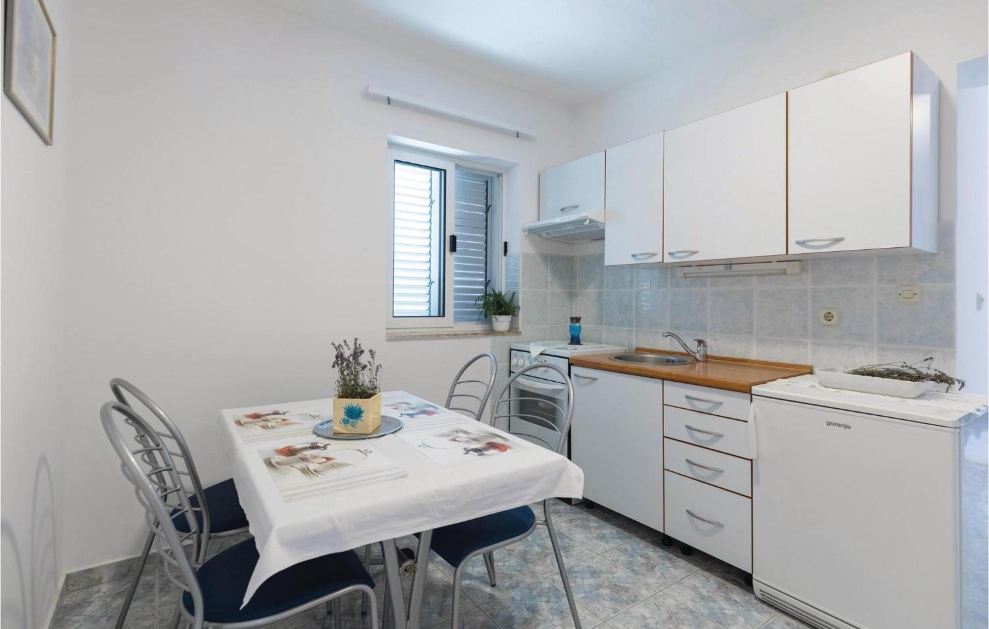 Awesome Apartment In Duba With Wifi Eksteriør bilde